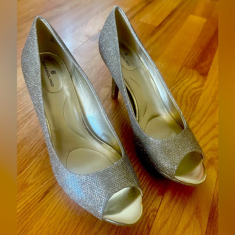 Brand New Bandolino Peep-Toe Gold Glitter Heels, Size 8.5 M